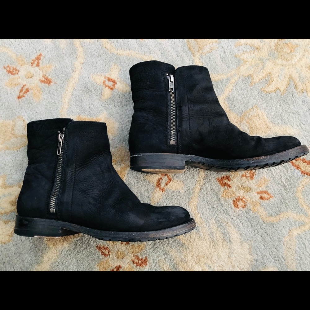 Frye – Natalie Double Zip Bootie, suede 5.5